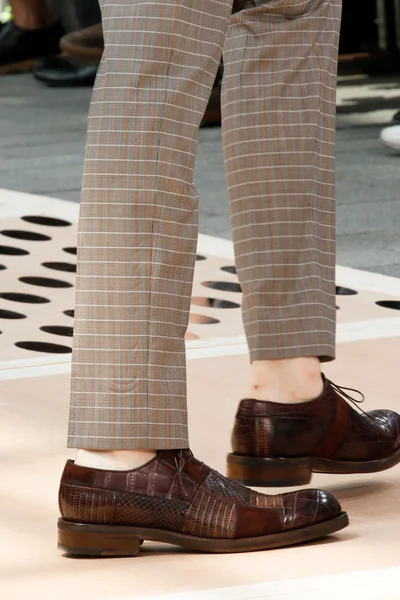 Look 50